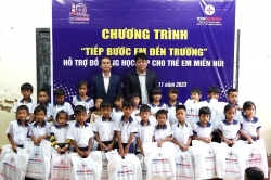 Hỗ trợ học sinh nghèo vùng biên giới tỉnh Quảng Trị