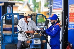 Ngày nghỉ Tết Giáp Thìn 2024, giá xăng dầu được dự báo giảm mạnh