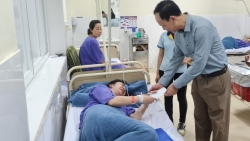 Quảng Ninh: Gần 60 công nhân nhập viện nghi bị ngộ độc khí