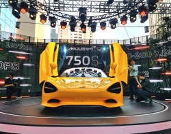 Siêu xe McLaren 750S Spider ra mắt tại Việt Nam với giá bán khởi điểm 21,7 tỷ đồng
