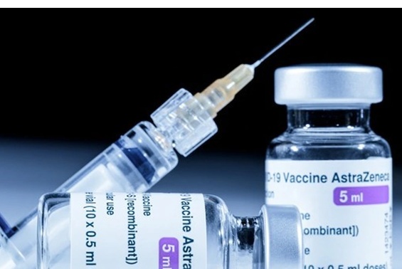 Tiêm vắc xin Covid của AstraZeneca: Không nên quá lo lắng về tác dụng phụ