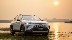 Toyota Corolla Cross 2024 ra mắt, nâng cấp thiết kế và giảm giá