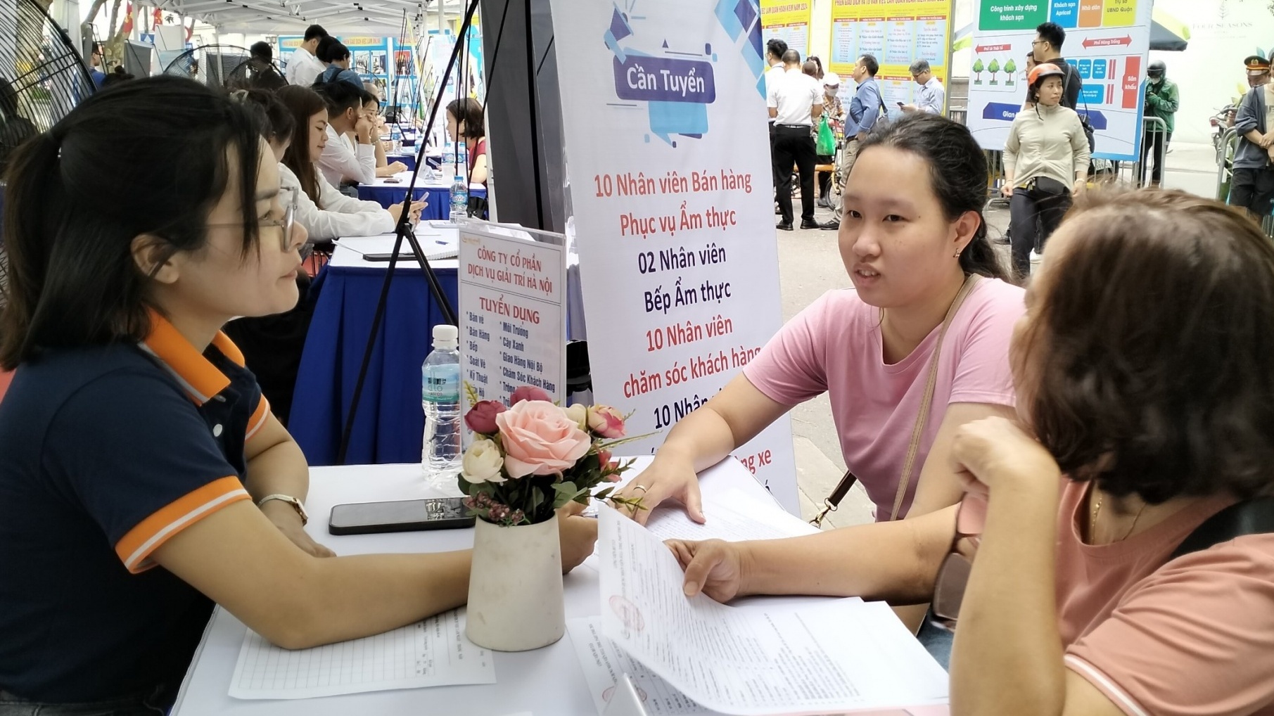 Cơ hội việc làm rộng mở tại quận trung tâm Hà Nội