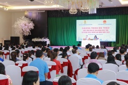 Lãnh đạo tỉnh Thừa Thiên Huế đối thoại trực tiếp với đoàn viên, người lao động