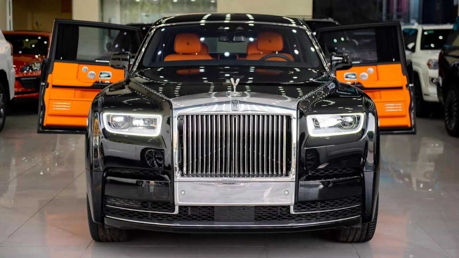 Rolls-Royce Phantom VIII vất vả tìm chủ với giá 63,5 tỷ đồng