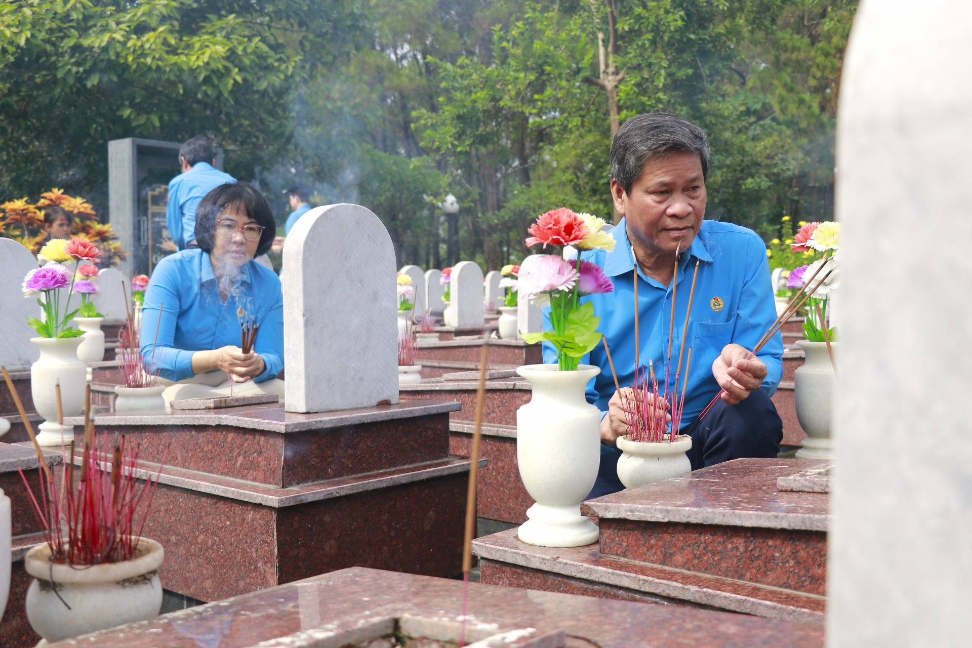 Lãnh đạo Tổng LĐLĐ Việt Nam dâng hương, tri ân các anh hùng liệt sĩ tại Quảng Trị