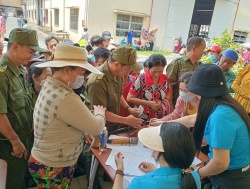 Công đoàn Bình Dương gấp rút hỗ trợ cho người lao động gặp khó khăn do bị nợ lương