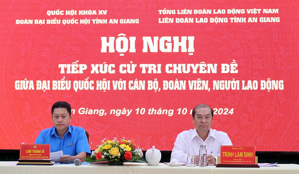 Tiếp xúc cử tri công nhân lao động tại An Giang