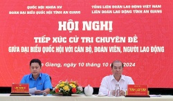 Tiếp xúc cử tri công nhân lao động tại An Giang