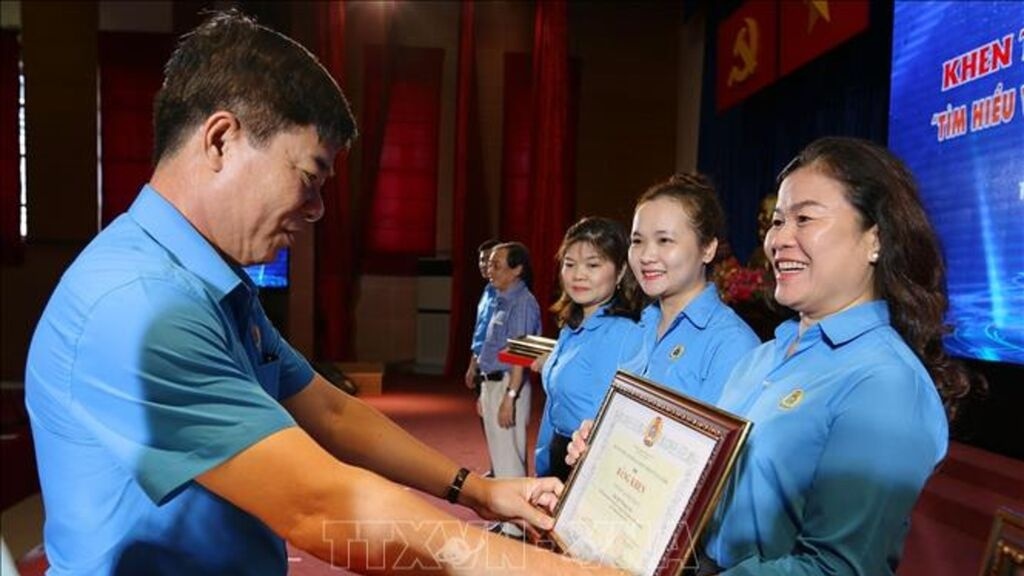 "Cuộc thi trực tuyến giúp tôi nhận ra nơi làm việc là ngôi nhà thứ hai"