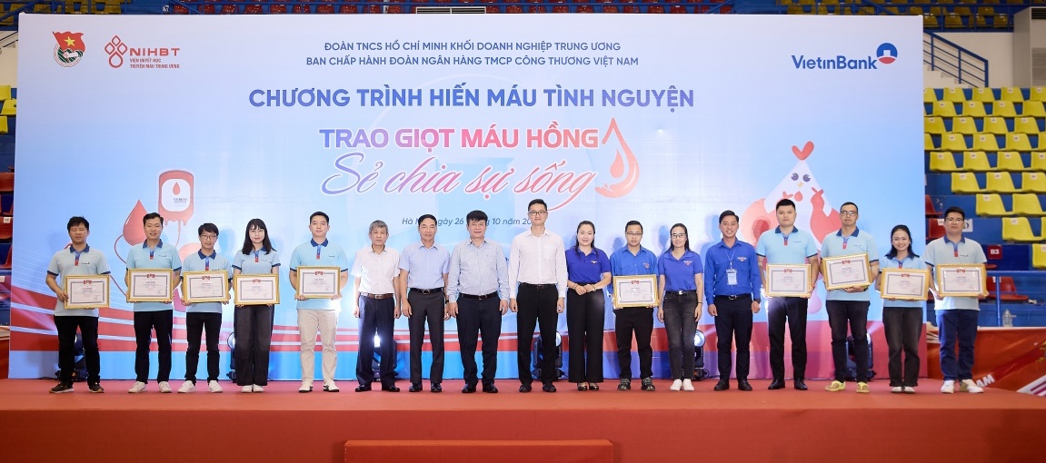 Đoàn Thanh niên VietinBank tổ chức thành công Chương trình hiến máu tình nguyện năm 2024