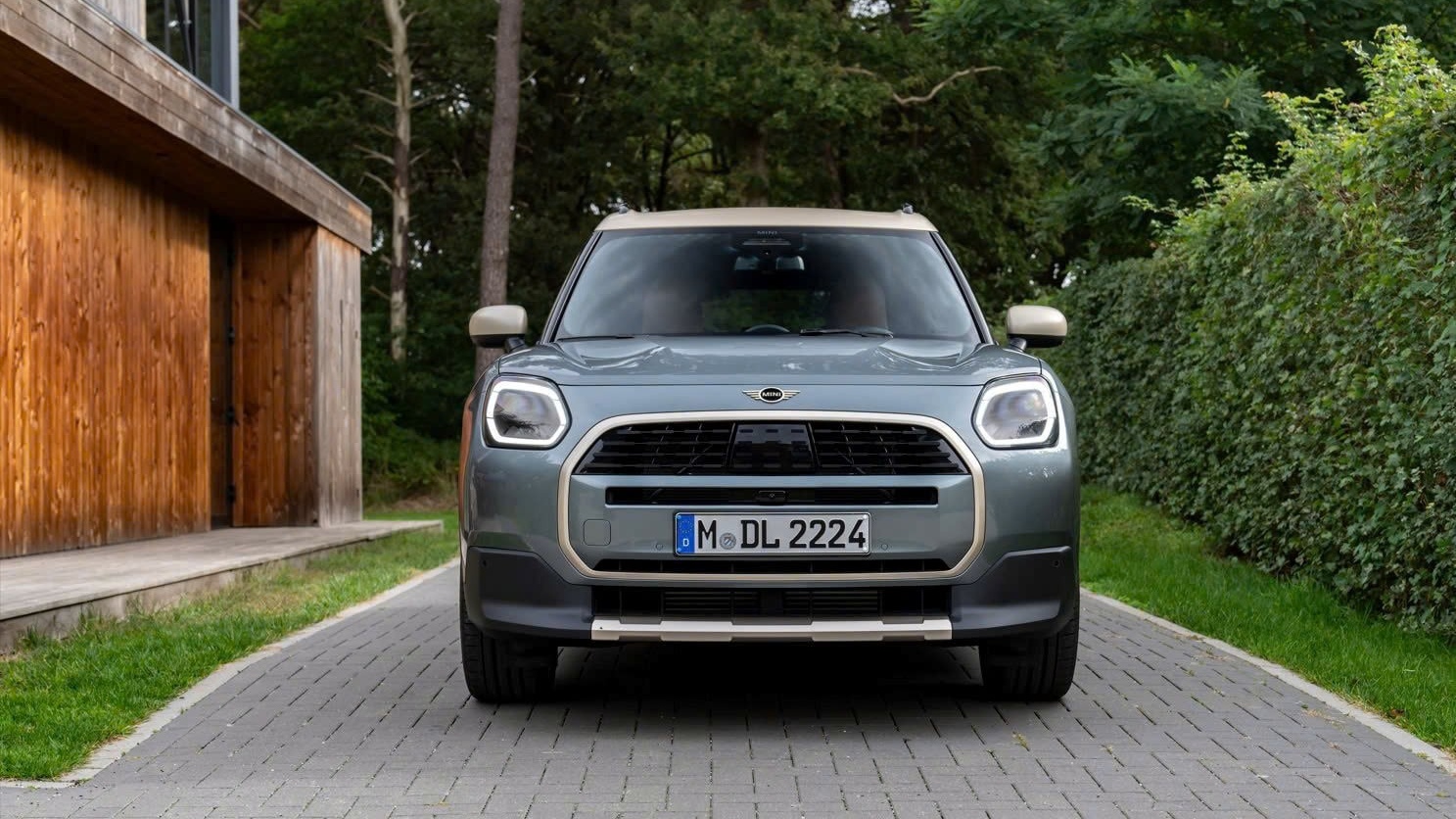 Mini Countryman bản nâng cấp ra mắt tại Việt Nam, giá chưa công bố nhưng dự kiến khoảng 2,2 tỷ