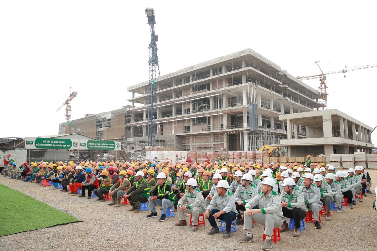 Thủ tướng Chính phủ chỉ đạo chăm lo, hỗ trợ người lao động làm việc trên công trường dịp Tết Nguyên đán