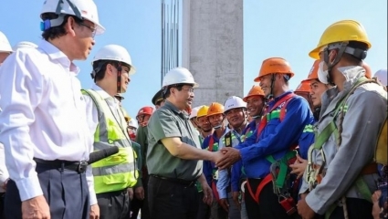 Thủ tướng Chính phủ chỉ đạo chăm lo, hỗ trợ người lao động làm việc trên công trường dịp Tết Nguyên đán