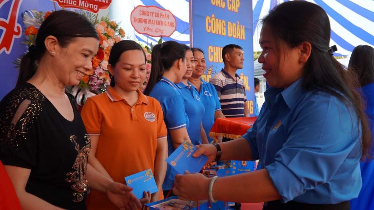 Chủ tịch LĐLĐ tỉnh Kiên Giang: Xây dựng bộ công cụ tuyên truyền trực quan, sinh động hơn nữa