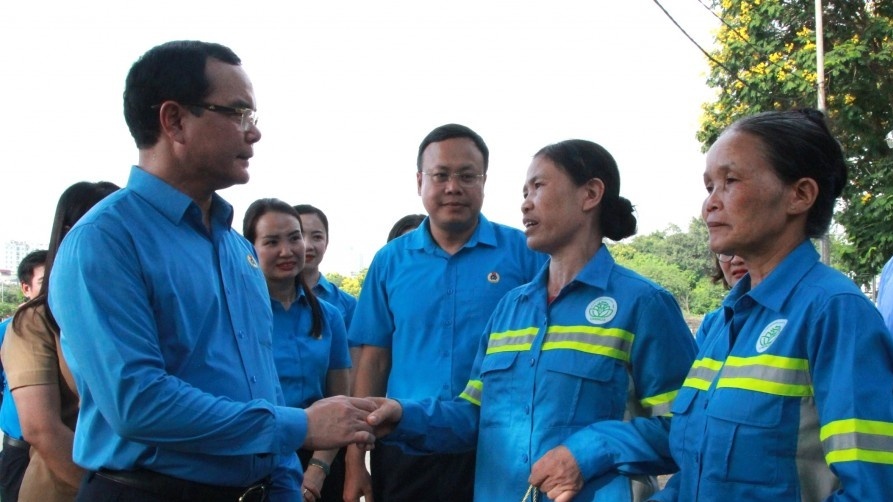 Quyền và trách nhiệm của công đoàn với người lao động: Hiểu đúng để thực hiện tốt