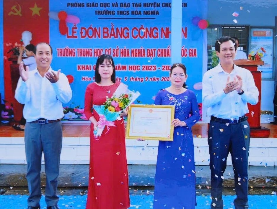 Người thầy sống mãi trong lòng đồng nghiệp và học sinh (abc)