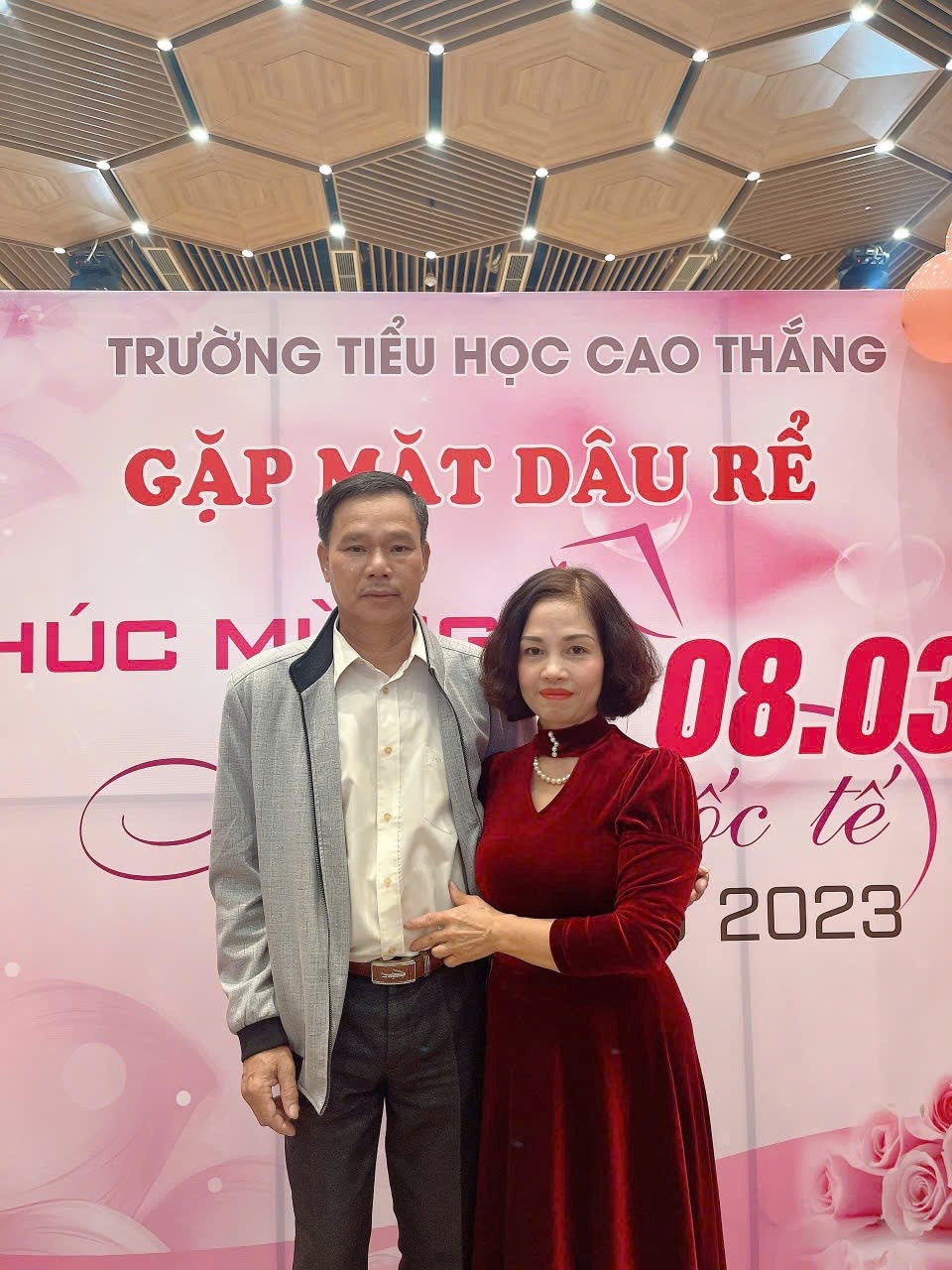 Cô “Táo y tế”- chiến sĩ thầm lặng của Trường Tiểu học Cao Thắng