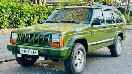 Bắt gặp Jeep Cherokee 21 năm tuổi, còn nguyên như mới tại Long An