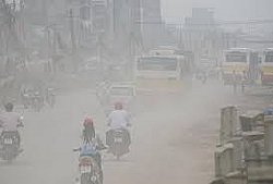 Chất lượng không khí đang ở ngưỡng kém, người dân nên hạn chế ra đường