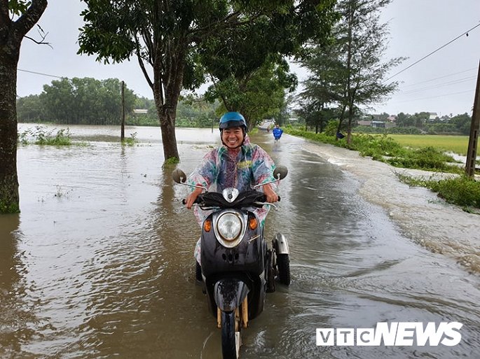 300 ho dan di doi khan cap nguy co vo dap thuy loi sau con bao so 6