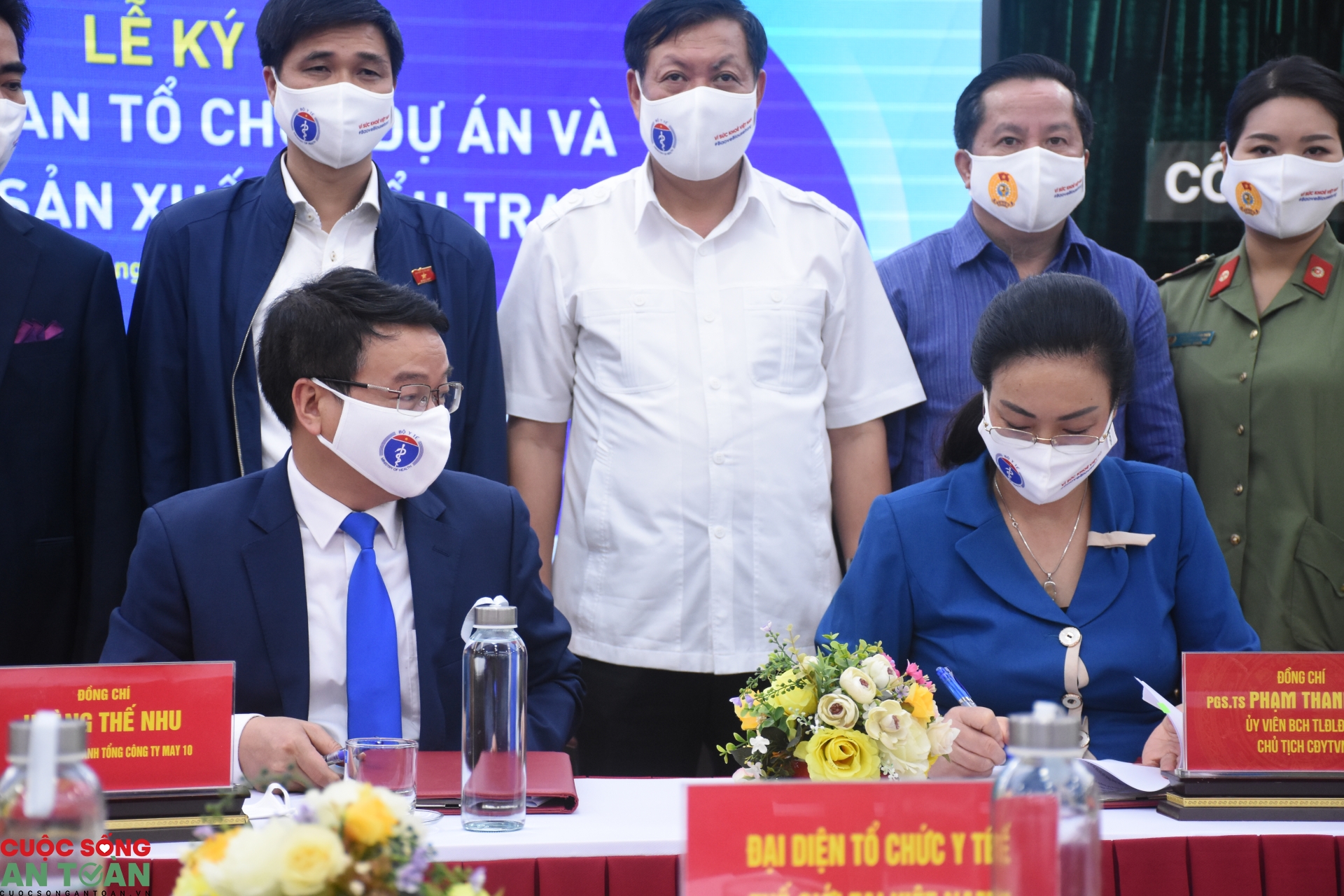 Dự án truyền thông Khẩu trang Vì sức khỏe Việt Nam và Bảo vệ Blouse trắng - "một dự án ý nghĩa và đầy tham vọng"