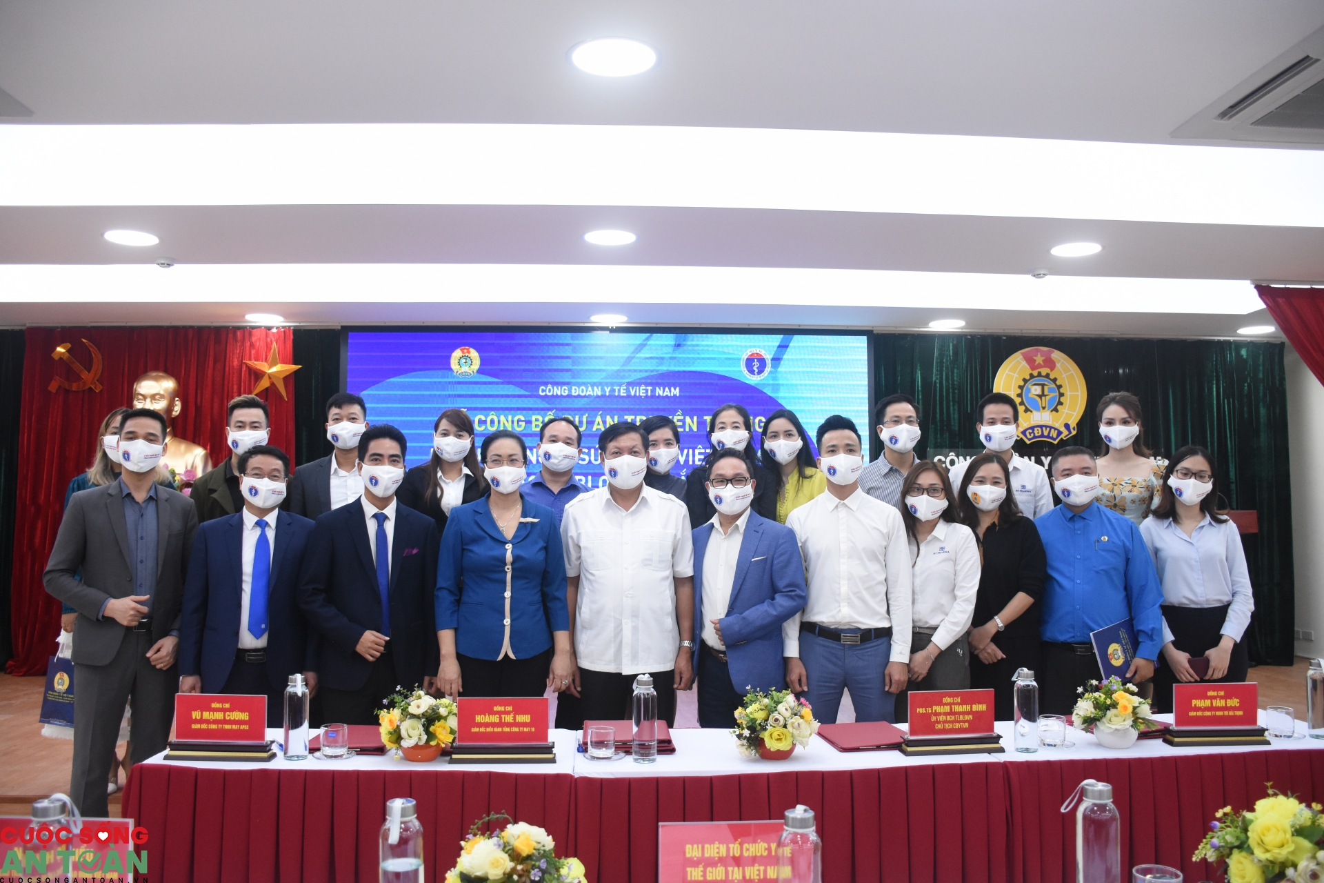 Dự án truyền thông Khẩu trang Vì sức khỏe Việt Nam và Bảo vệ Blouse trắng - "một dự án ý nghĩa và đầy tham vọng"