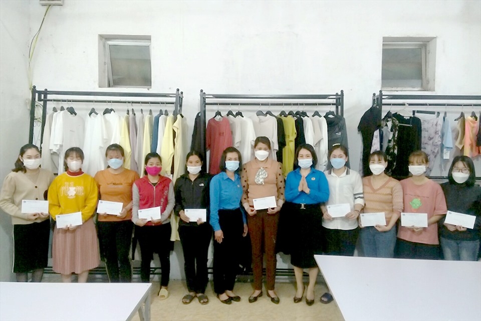 LĐLĐ huyện Lâm Thao (Phú Thọ) chia sẻ cùng doanh nghiệp và người lao động trong dịch Covid-19
