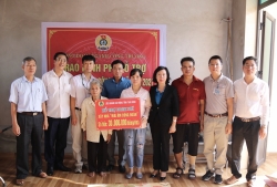 Công đoàn ngành Công thương Thái Bình tổ chức trao kinh phí "Mái ấm công đoàn"