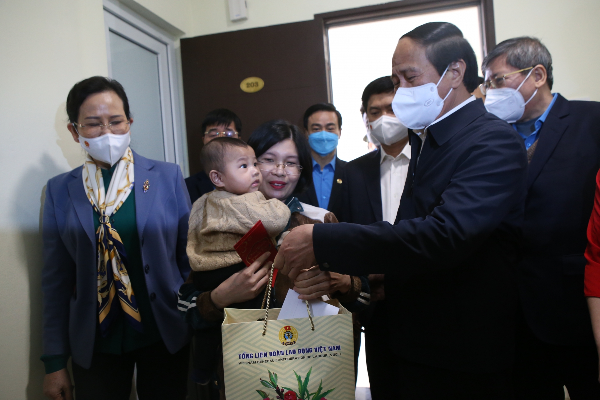 Phó Thủ tướng Lê Văn Thành thăm nơi ở của công nhân, lao động tại Hà Nam