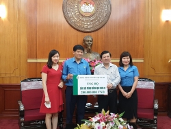 Người lao động Tổng Công ty Giấy Việt Nam ủng hộ 200 triệu đồng chống dịch Covid-19