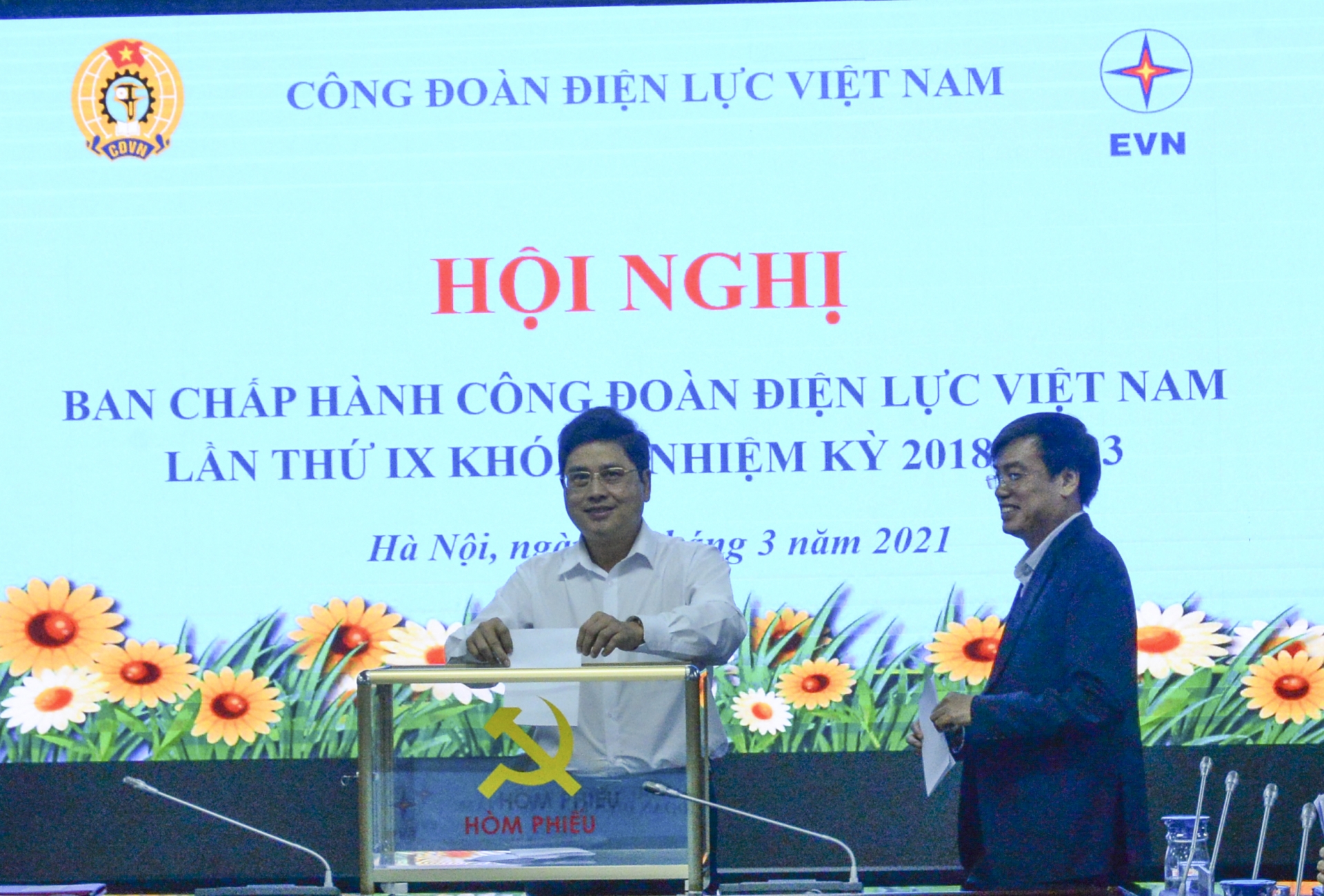 Đồng chí Uông Quang Huy được bầu là Phó Chủ tịch Công đoàn Điện lực Việt Nam