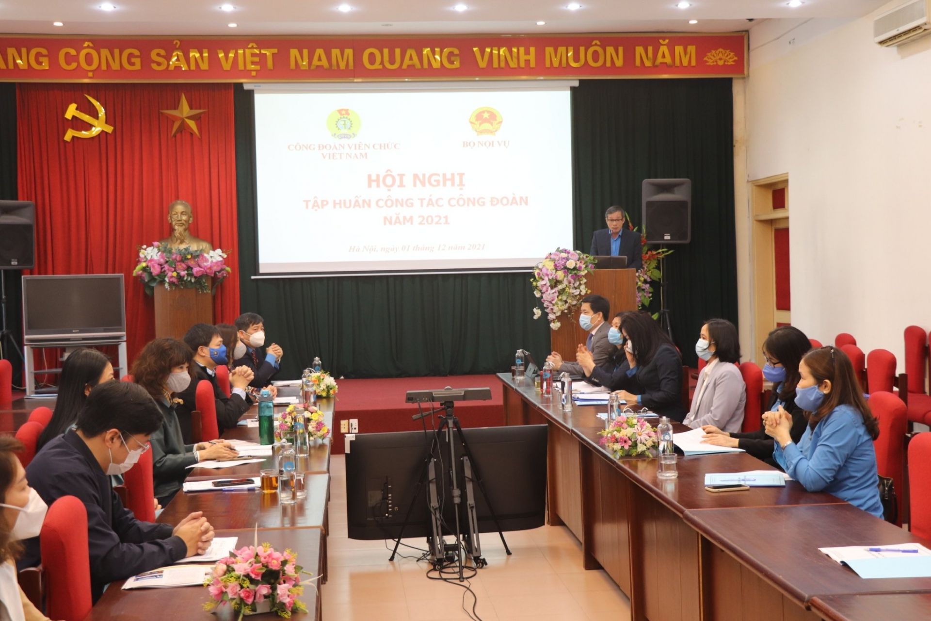 Công đoàn Viên chức Việt Nam và Bộ Nội vụ ký kết phối hợp công tác năm 2022
