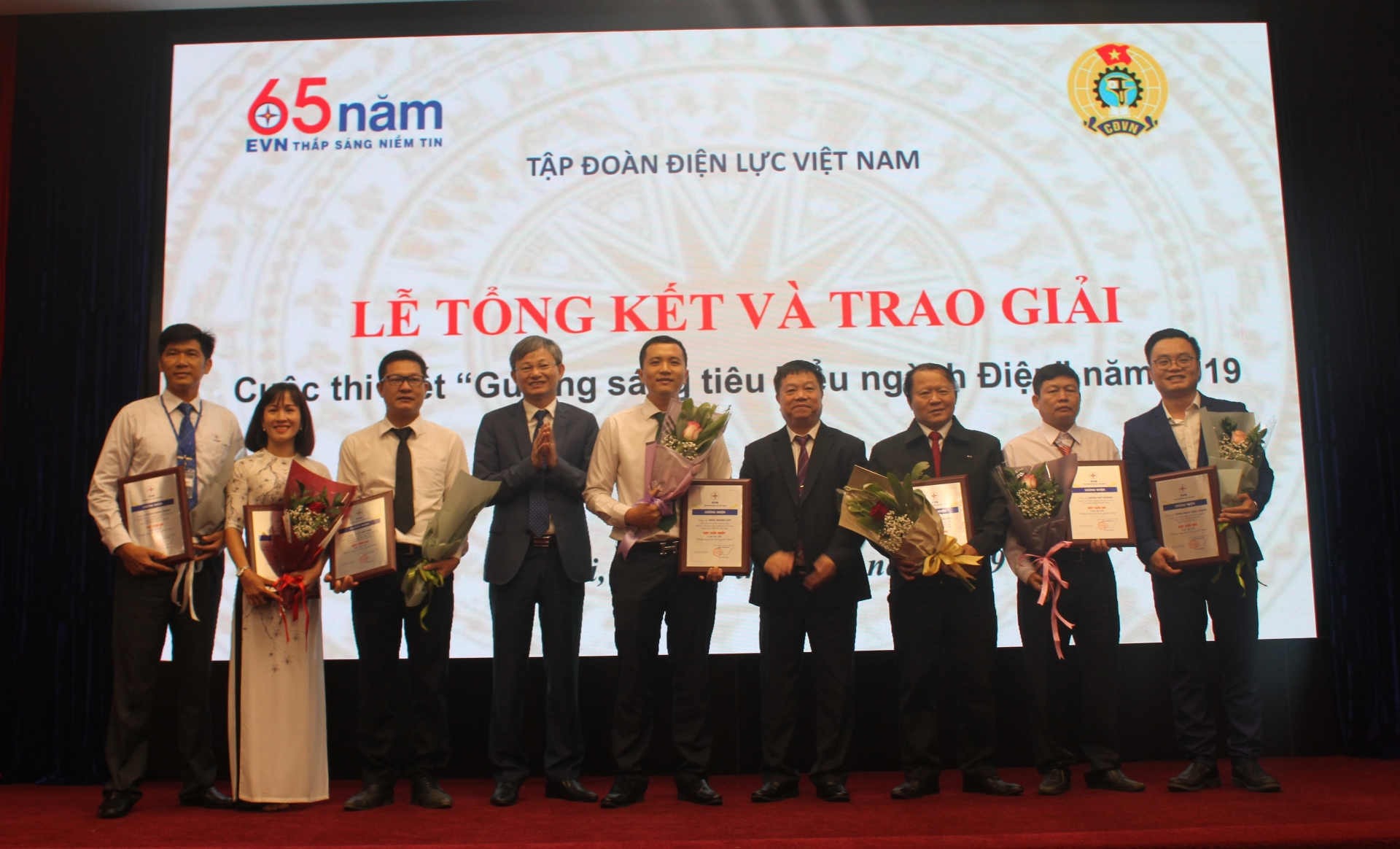 Trao giải Cuộc thi viết “Gương sáng tiêu biểu ngành Điện” năm 2019