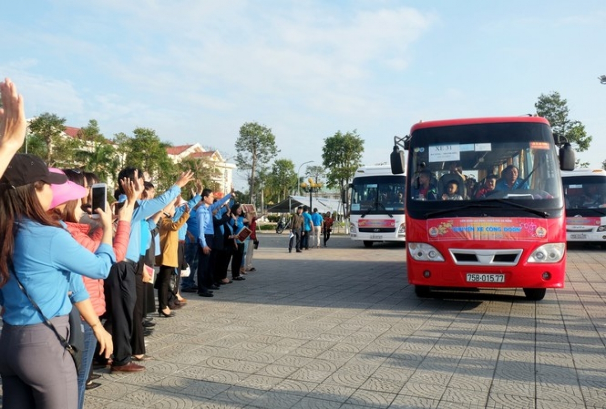 1.659 thanh niên công nhân được tặng vé máy bay, vé xe miễn phí