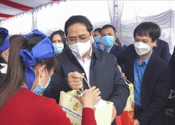 Thủ tướng thăm, tặng quà Tết cho đoàn viên, người lao động khó khăn tại Thanh Hóa