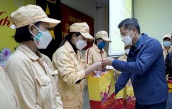 Công đoàn Hà Nội hỗ trợ công nhân nhiễm Covid-19 giải quyết chế độ BHXH
