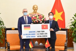 Việt Nam tiếp nhận vắc xin phòng Covid-19 do Chính phủ Đức viện trợ