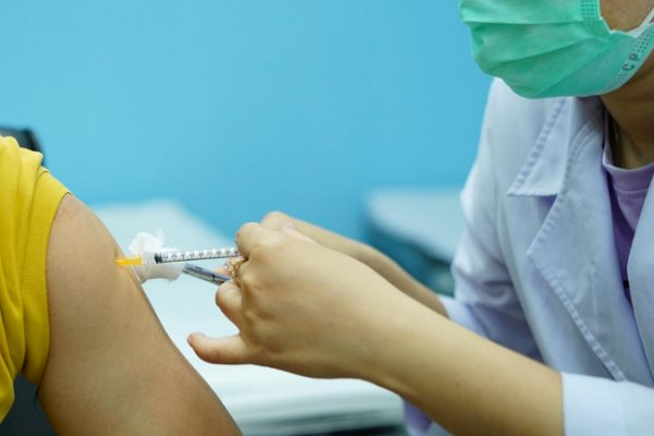 Bộ Y tế đề nghị TP. HCM điều tra, xác minh việc thu phí tiêm vắc xin Covid-19