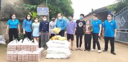 LĐLĐ tỉnh Quảng Ninh chung tay chia sẻ khó khăn cùng người nông dân