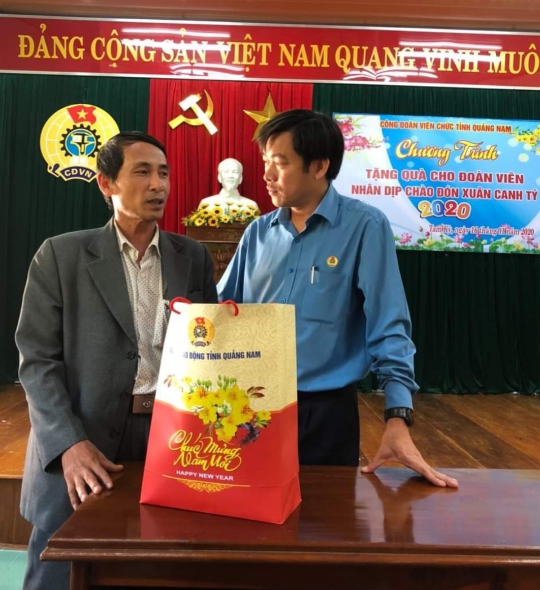 cong doan vien chuc quang nam nhieu hoat dong huong den doan vien va dong bao ngheo