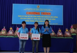  Khánh Hòa: Trao quà hỗ trợ đoàn viên công đoàn bị ảnh hưởng do dịch Covid-19