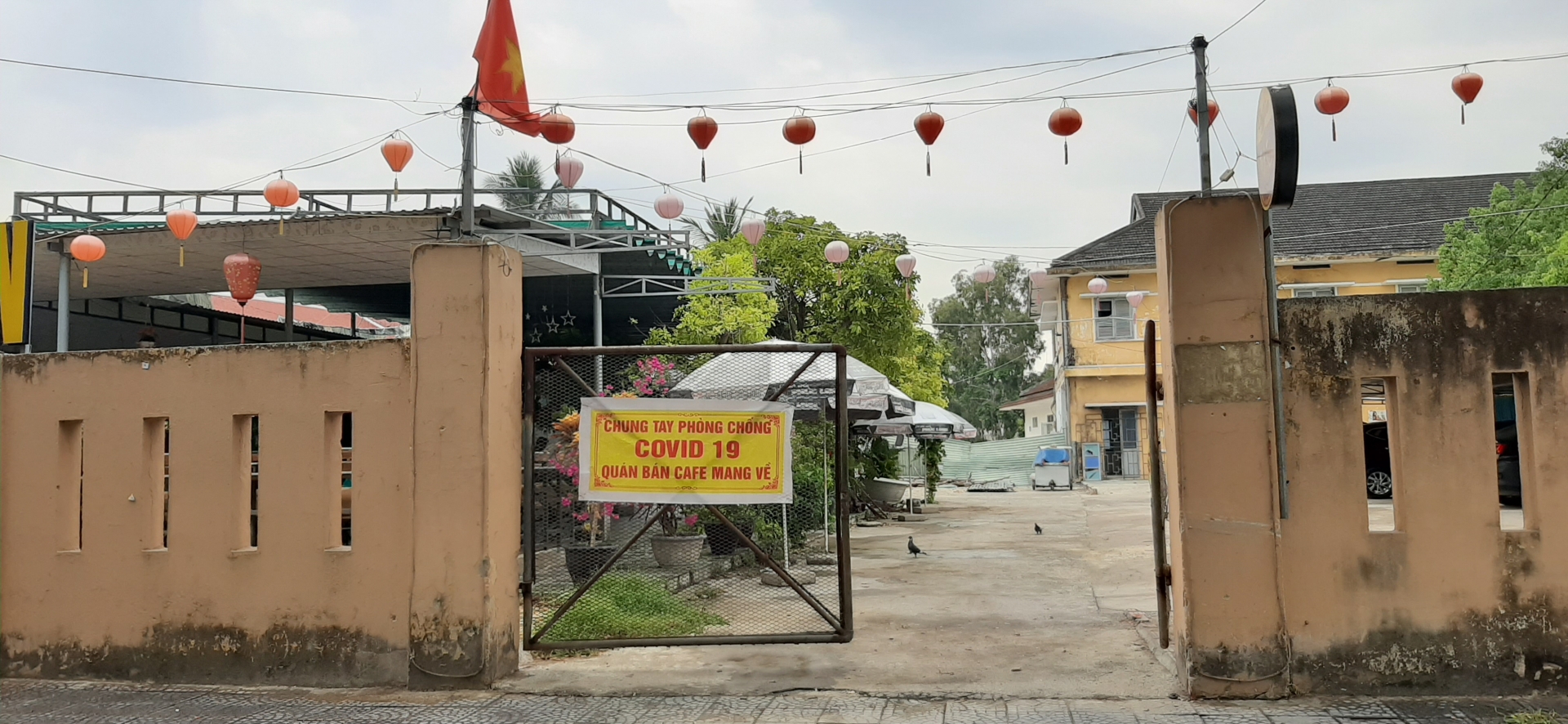 tp hoi an ngay dau gian cach xa hoi