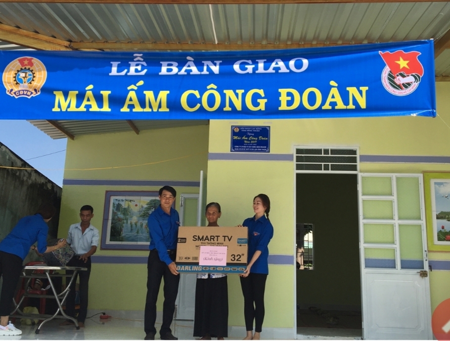 cong doan vien chuc tinh trao nha mai am cong doan nam 2019