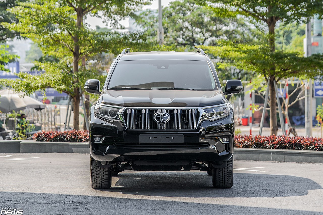 Chi tiết Toyota Land Cruiser Prado giá 2,548 tỷ đồng