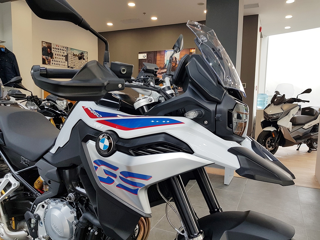 can canh xe phuot bmw f850 gs