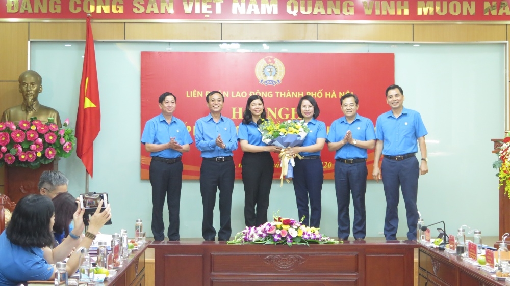 dong chi bui huyen mai duoc bau giu chuc chu tich lien doan lao dong thanh pho ha noi