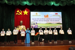 Trao 52 suất học bổng Nguyễn Đức Cảnh dài hạn cho con CNVCLĐ vượt khó, hiếu học