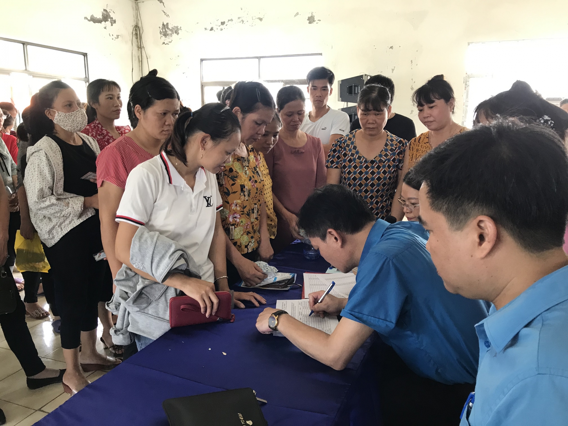 Thái Bình : Trao kinh phí hỗ trợ cho đoàn viên bị ảnh hưởng bởi dịch Covid 19