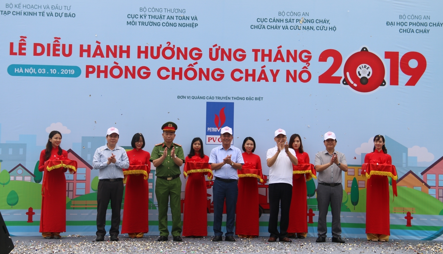 Đạp xe diễu hành hưởng ứng Tháng Phòng chống cháy nổ năm 2019